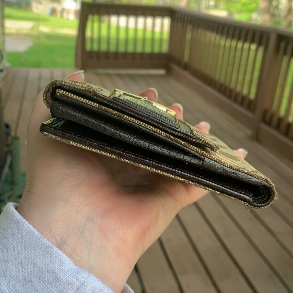 Authentic Gucci wallet_4